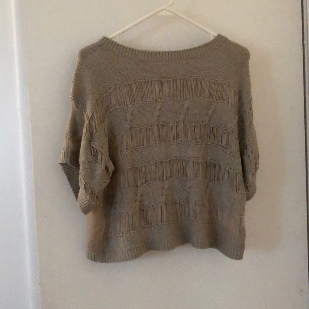 Crochet nude shirt sleeve shirt